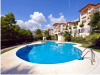 Дом в Испании в Ривьера дель Соль, побережье Коста дель Соль (Riviera del Sol, Costa del Sol). Жилой коплекс с садом и бассейном.