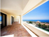 Квартира-пентхаус в Испании в Лос Монтерос, побережье Коста дель Соль (Los Monteros, Costa del Sol). Терраса с панорамными обзорами побережья и моря.